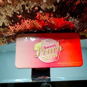 Too faced sweet peach glow palette